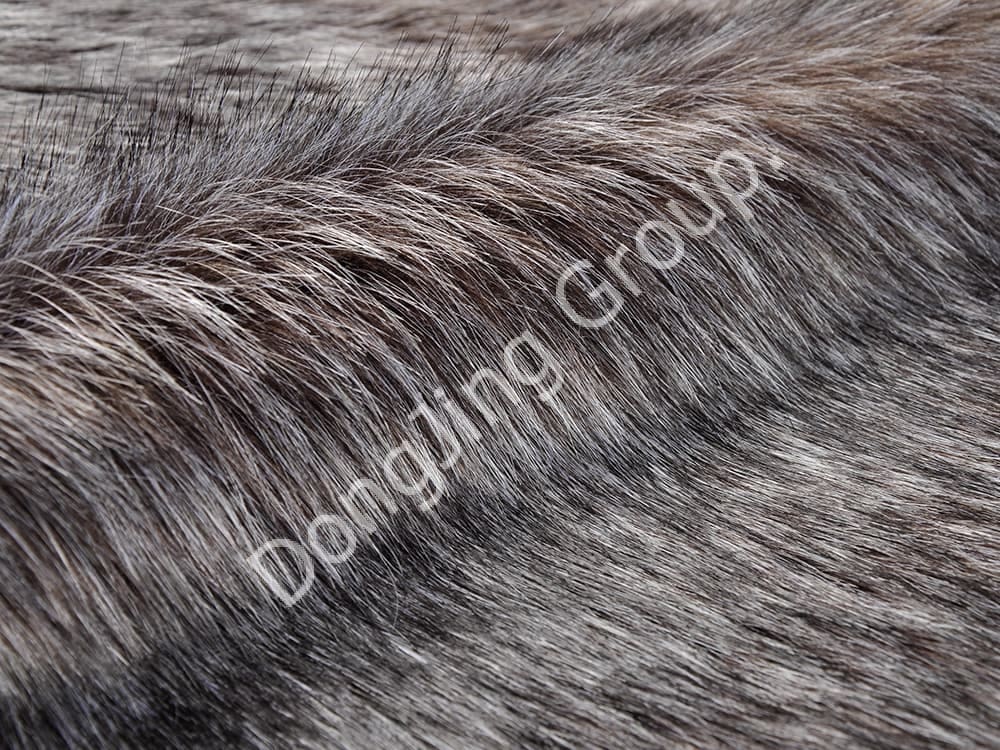 DP0801-Koffieclip wit geverfde punt faux fur fabric