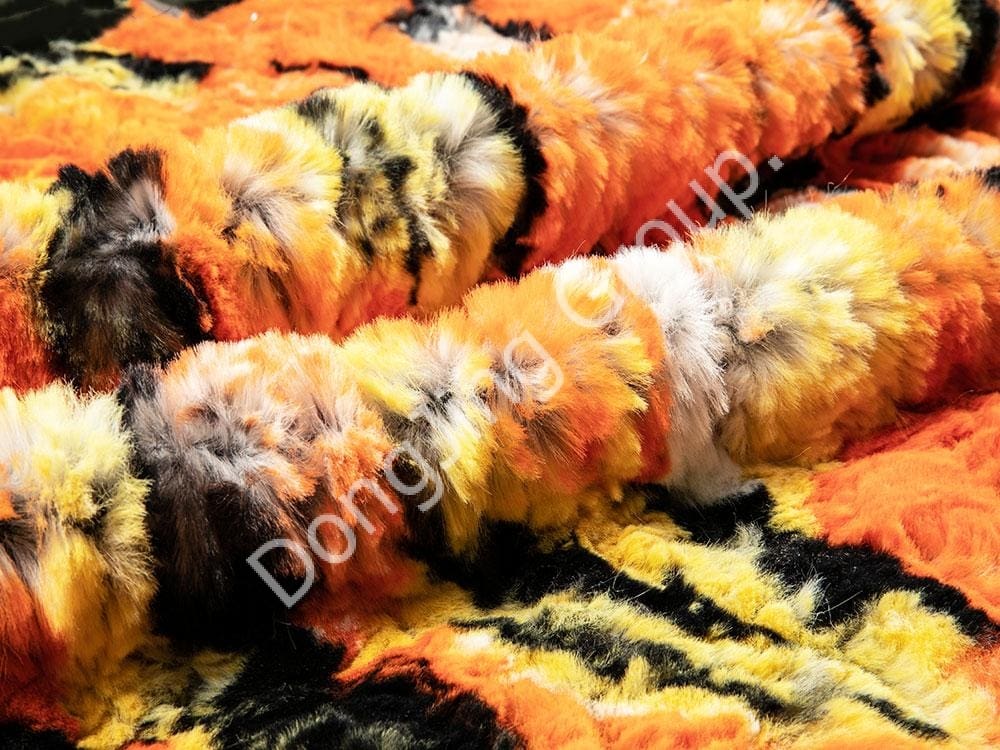 7KT0362-Gebroken wit bedrukt konijnenhaar faux fur fabric