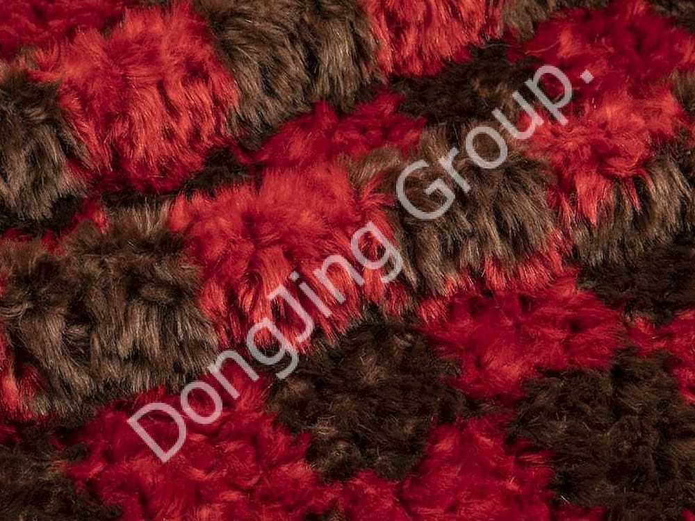 8HW0119-Bruin en rood geborsteld konijnenhaar faux fur fabric