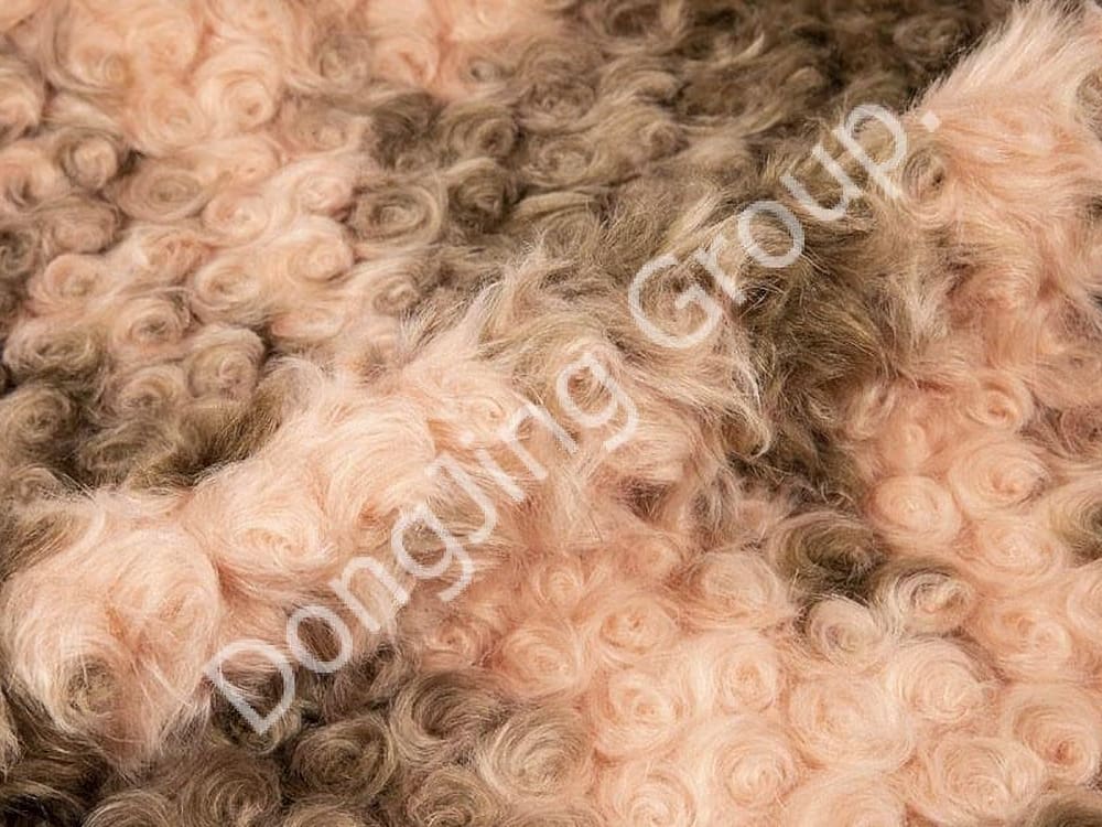 8HW0277-Bruin geborsteld konijnenhaar met bloem faux fur fabric