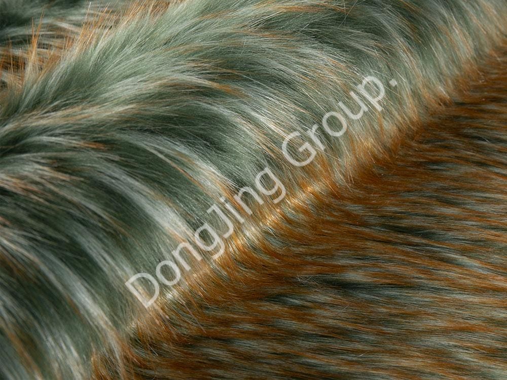 8W1809-Donkergroene puntige gele harige dumplings faux fur fabric