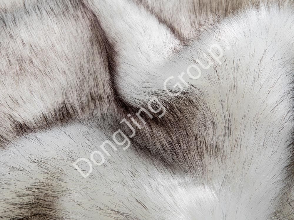 9P2531-Wit geverfd vossenbont faux fur fabric