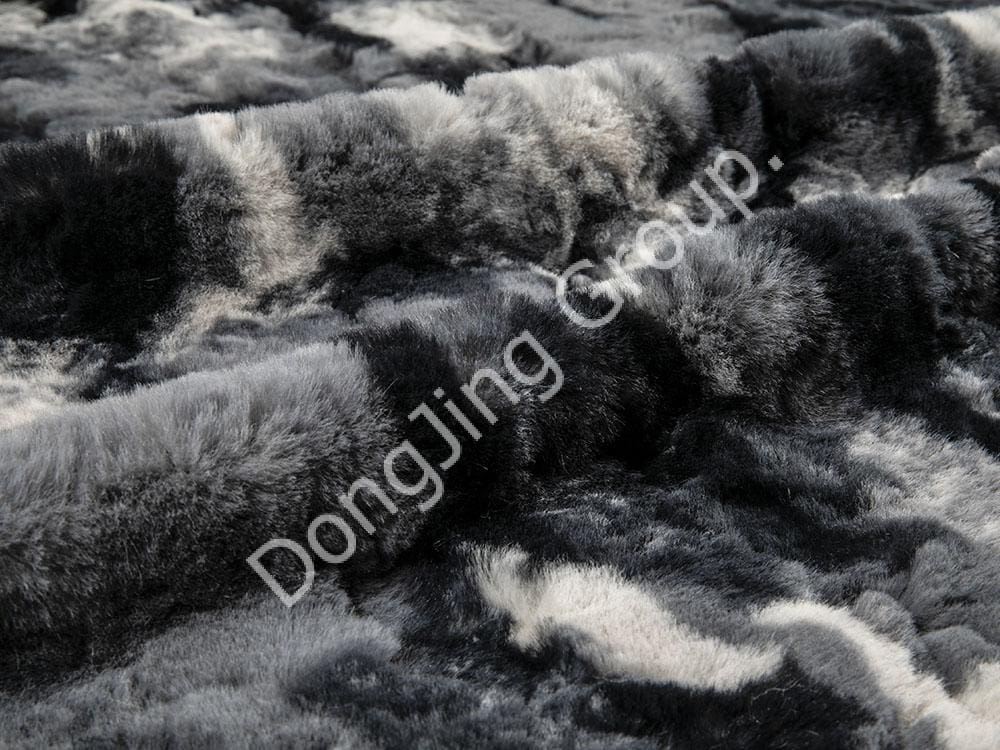 9T1342-Deze borstel met witte snijbloemenprint konijnenhaar faux fur fabric