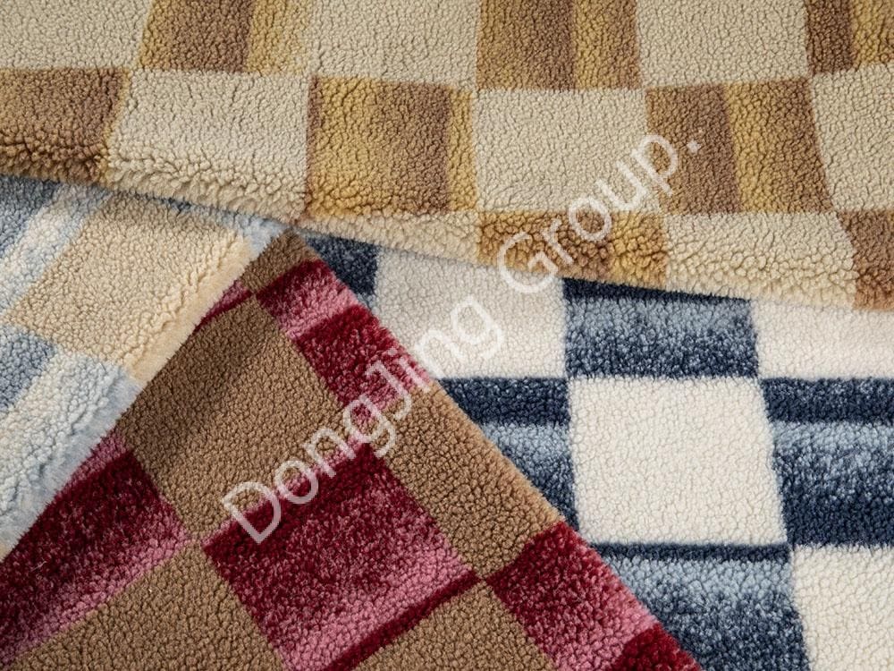 Z9KW0030-Driekleurige jacquard panax notoginseng wol faux fur fabric